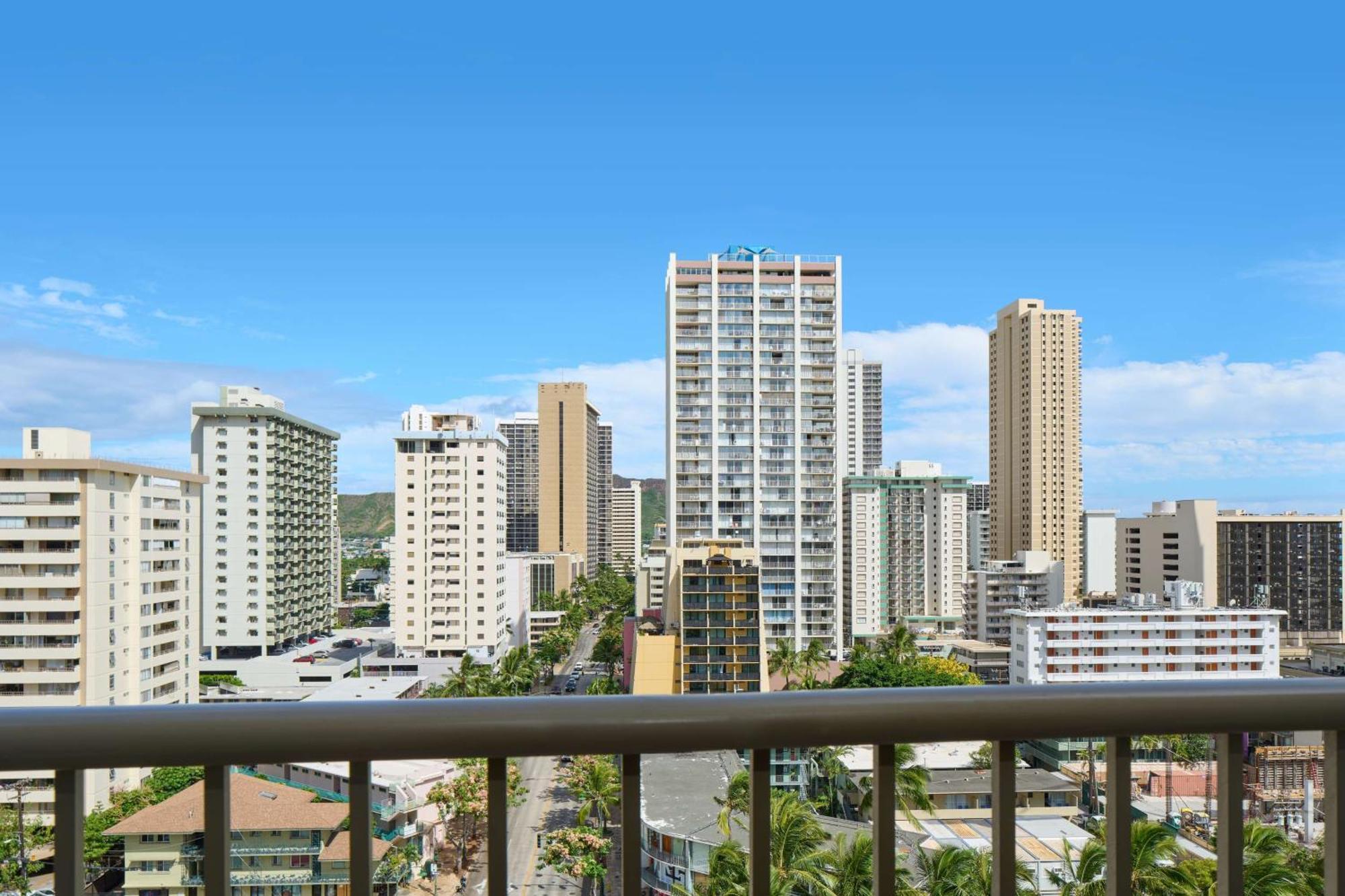 Outrigger Waikiki Paradise Hotel Honolulu Ngoại thất bức ảnh
